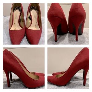 Suede pumps